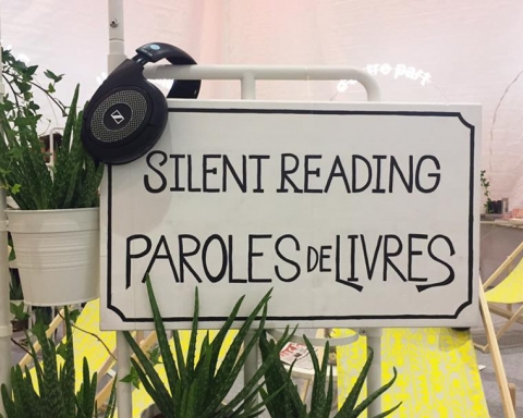 Panneaux Silent Reading au Salon du livre