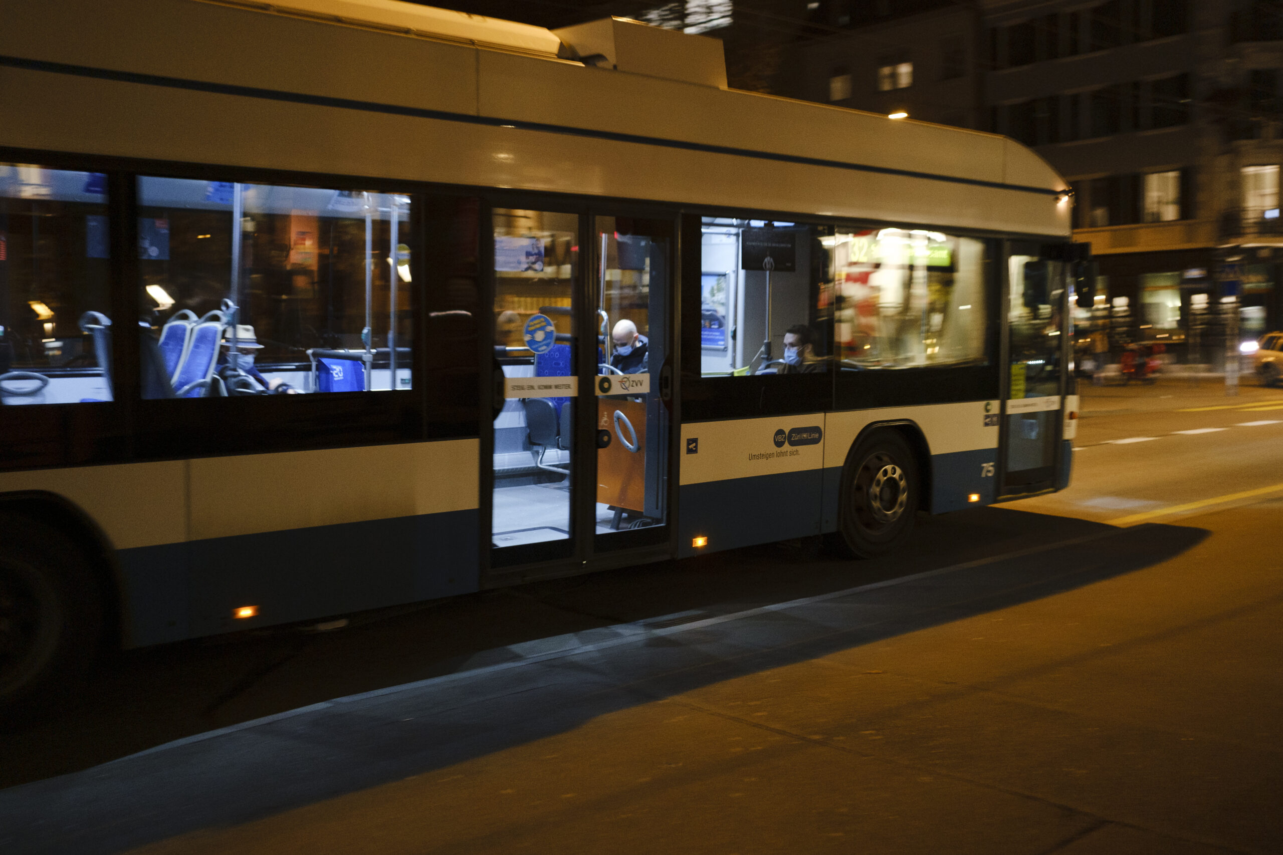 Manque de transports publics la nuit : impacts et solutions