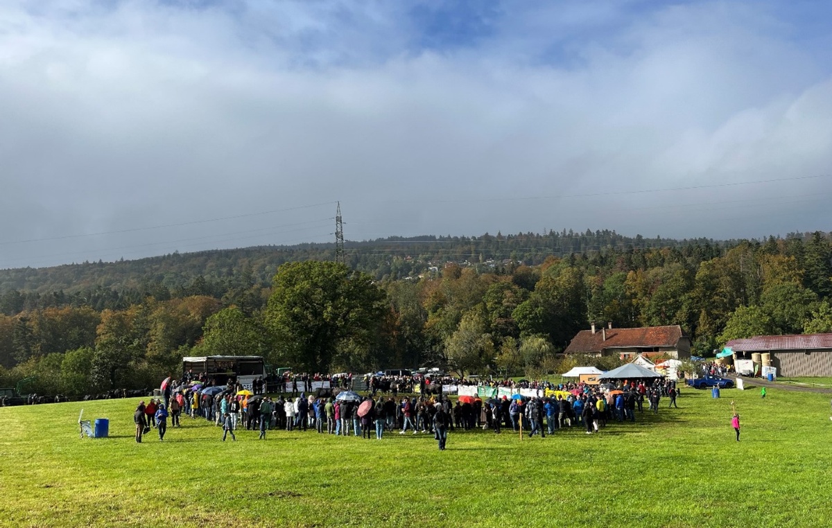 800 personnes se sont réunies à Rochefort, ce samedi.