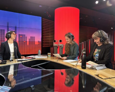 Valérie Hauert, Aude Raimondi et Valérie Droux rigolent entre deux séquences